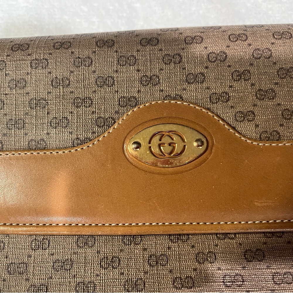 GUCCI AUTHENTIC CROSSBODY